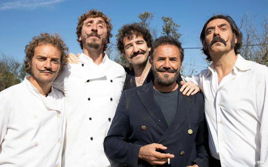 Дайджест новинок недели: Николас Кейдж не может уйти на пенсию, Сальвадор Дали не хочет прийти в ресторан