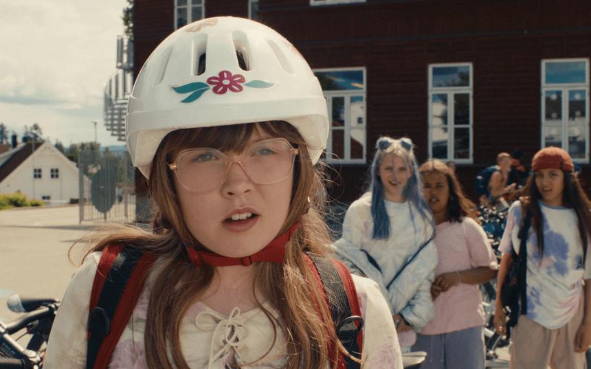 Дайджест новинок недели: Николас Кейдж не может уйти на пенсию, Сальвадор Дали не хочет прийти в ресторан