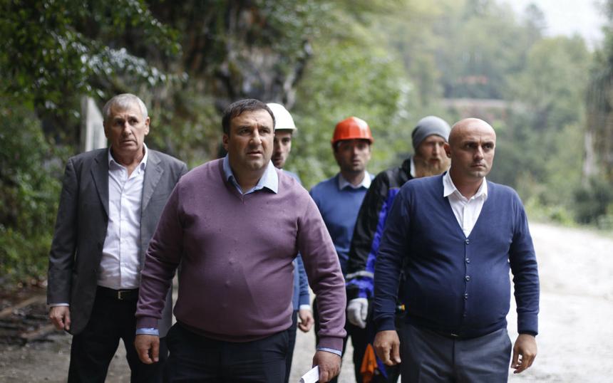 Дайджест новинок недели: Корейские оборотни в погонах и российские искатели любви