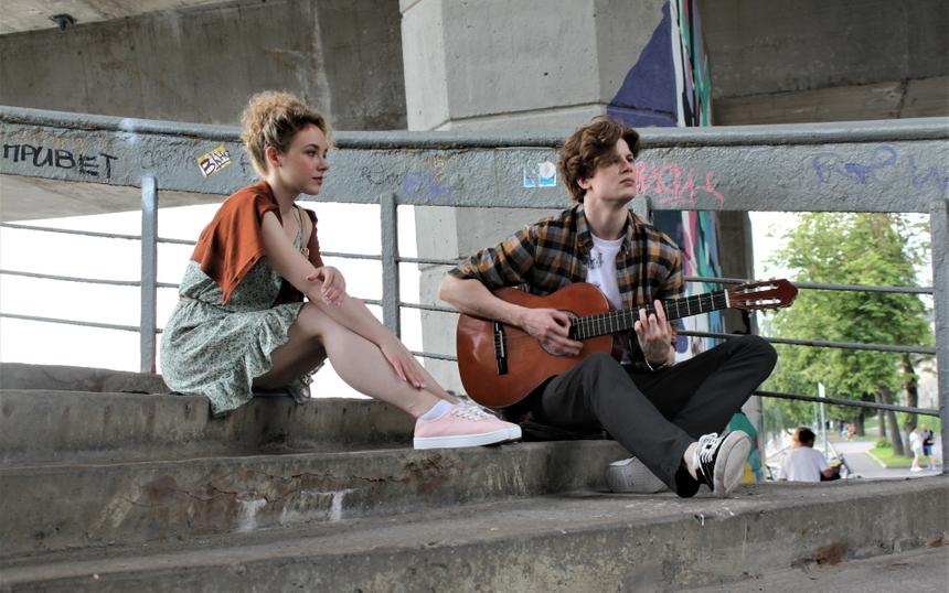 Кадр из фильма «Я делаю шаг»