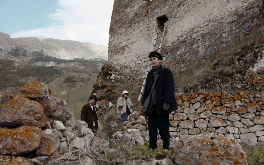 Кадр из фильма «Семь черных бумаг»