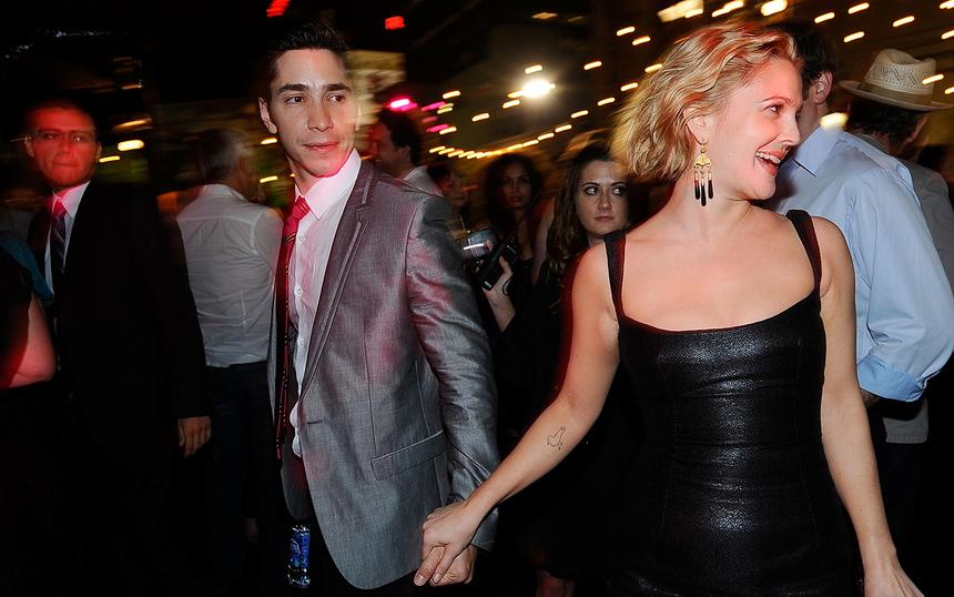 Джастин Лонг и Дрю Бэрримор