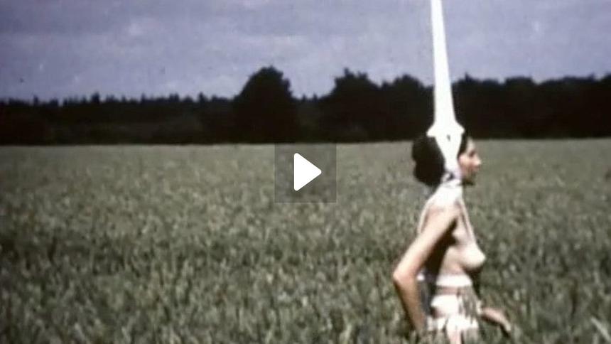 Кадр из видеоработы «Единорог»