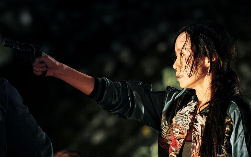 Кадр из фильма «Револьвер» (2024)