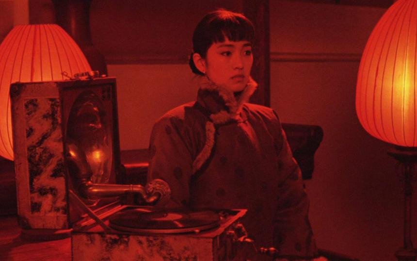 Кадр из фильма «Подними красный фонарь»