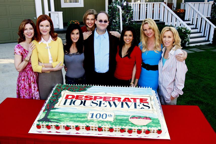 Создатель «Отчаянных домохозяек» хочет сделать приквел сериала в 1960-х