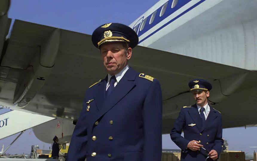 Кадр из фильма «Экипаж»