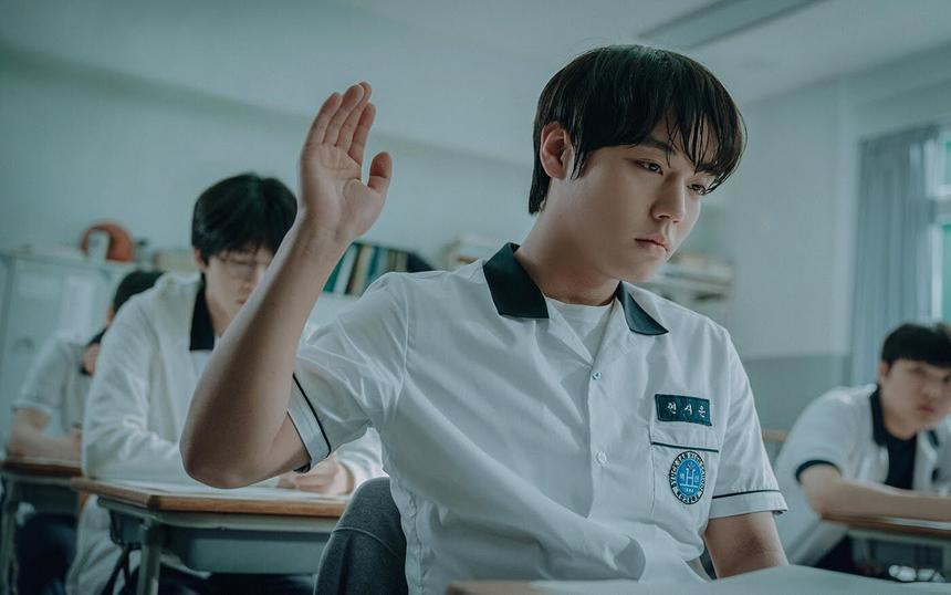 Дорама «Слабый герой»