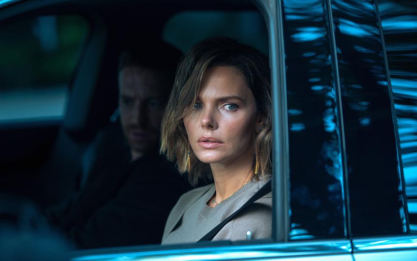 Кадр из сериала «Опасная близость»