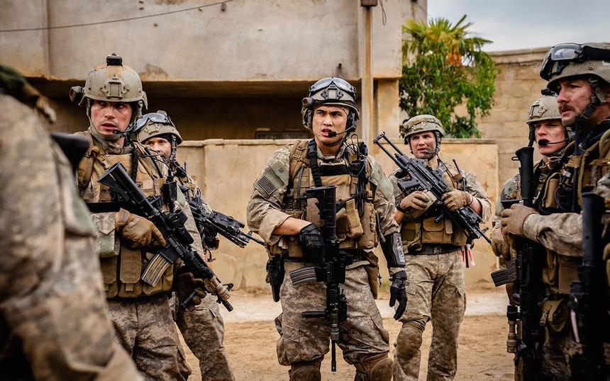 «Под огнем»