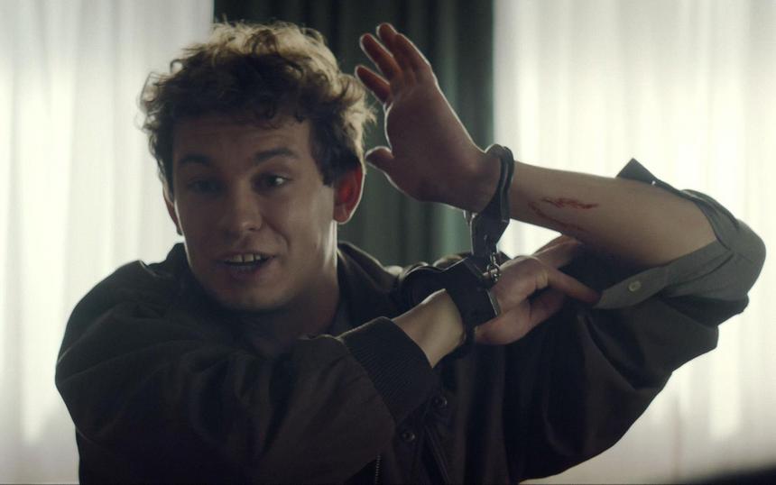 Кадр из сериала «Чикатило»