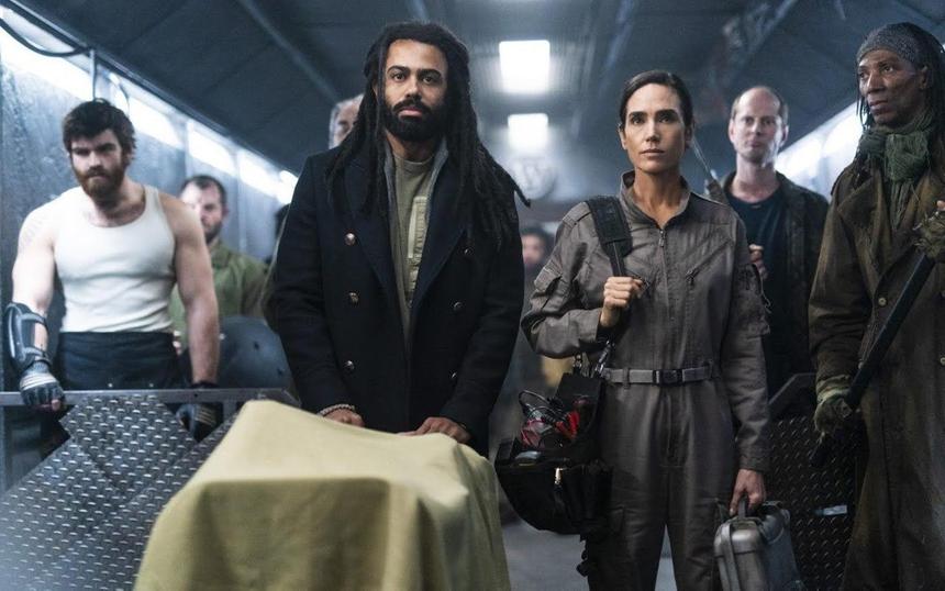 Сериалы про выживание, похожие на сериал «Сотня»