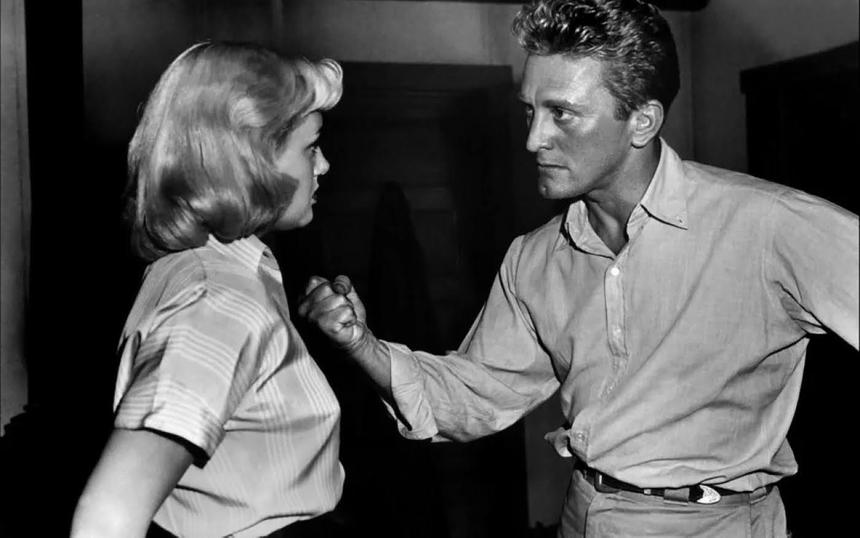 Кадр из фильма «Туз в рукаве»