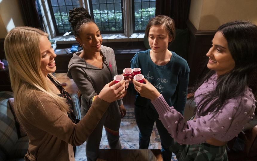 Топ сериалов про подруг и женскую дружбу