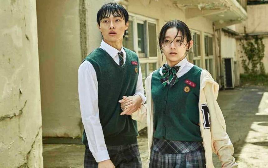 Подборка лучших фильмов ужасов про зомби 2022 года: самые свежие новинки