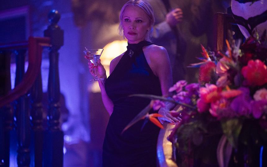 Рецензия на фильм «Голый пистолет»