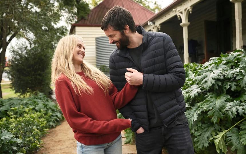 Кадр из сериала «Микстейп»