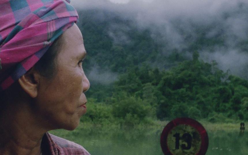 Кадр из фильма «Волосы, бумага, вода…»