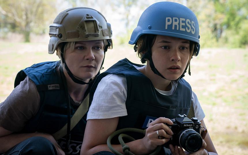 Кадр из фильма «Падение империи»