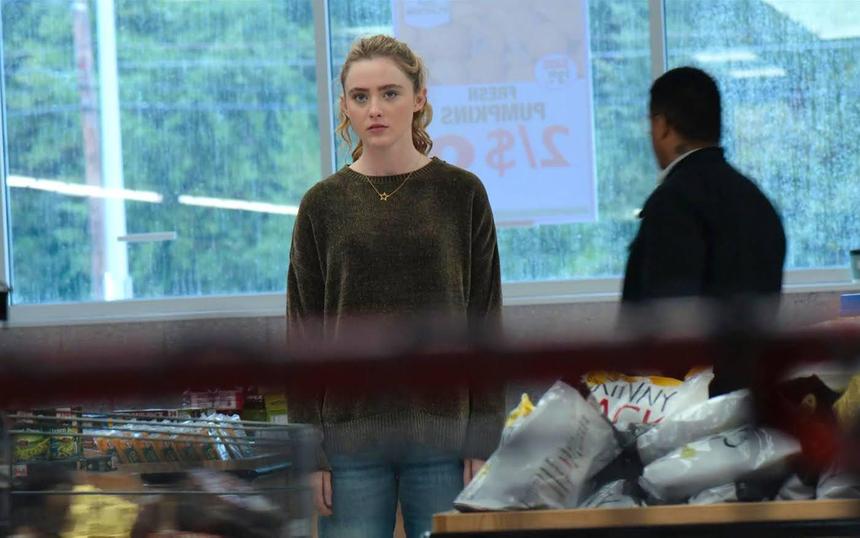 Кадр из сериала «Общество»