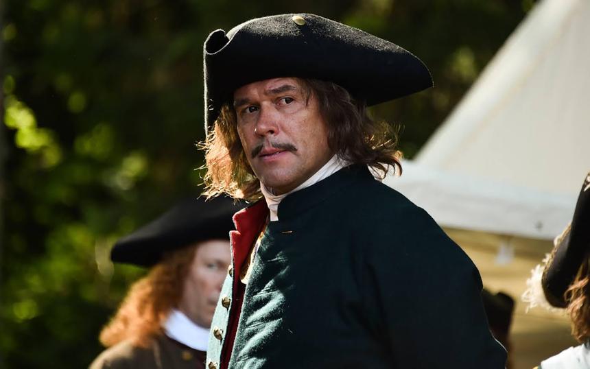 Кадр из сериала «Собор»