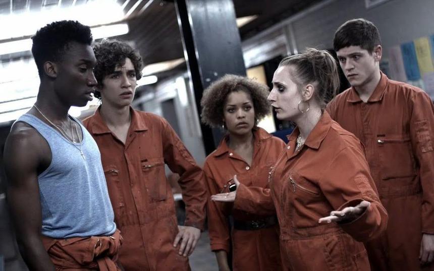 Кадр из сериала «Отбросы»