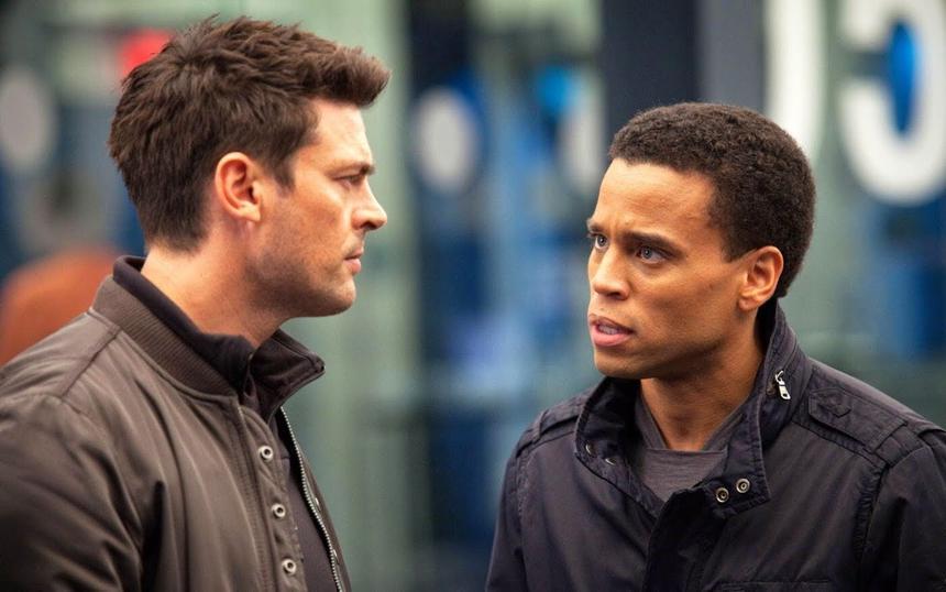 Кадр из сериала «Почти человек»