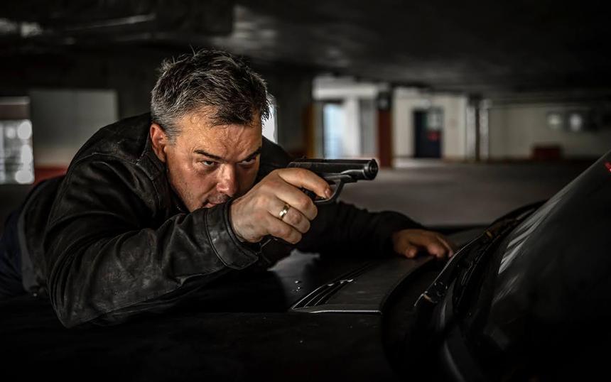 Кадр из сериала «Акула»