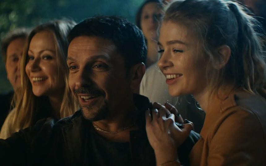 Кадр из фильма «Громкая связь»