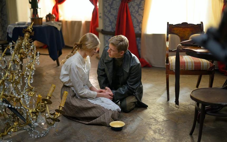 Кадр из сериала «Цыпленок жареный»