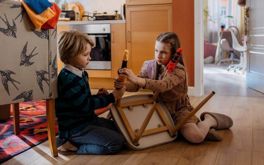 Рецензия на сериал «Одни дома»