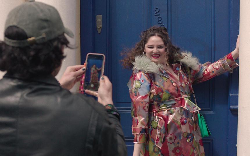 Кадр из сериала «Это слишком»