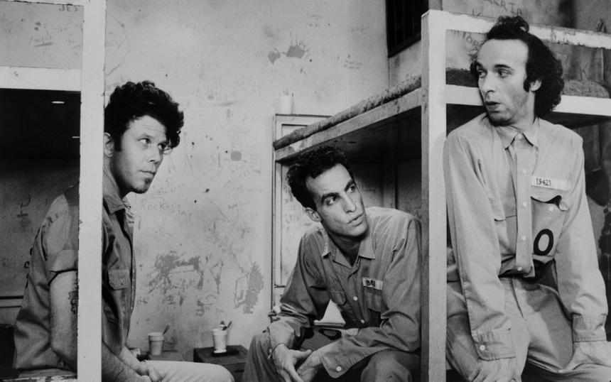 Кадр из фильма «Вне закона»