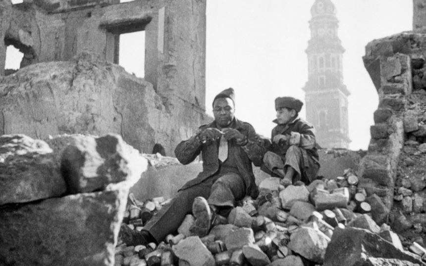 Кадр из фильма «Земляк», реж. Роберто Росселлини, 1946