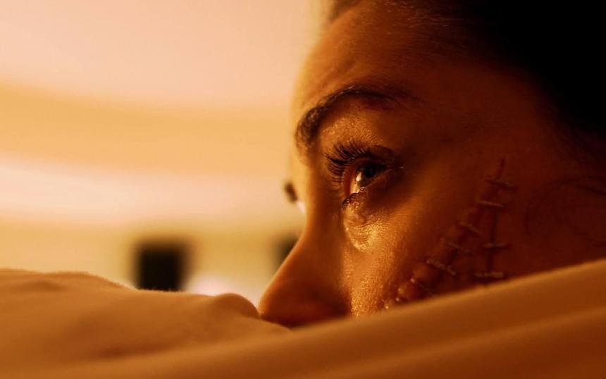 Кадр из фильма «Человеческая многоножка»