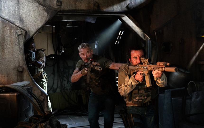 «Хищник: Миссия „Осирис“»