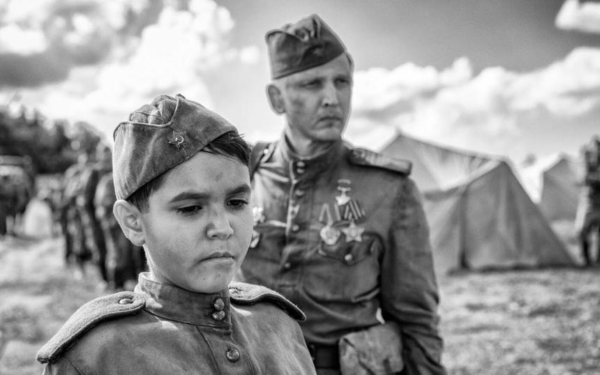 Кадр из фильма «Раскрашенная птица»