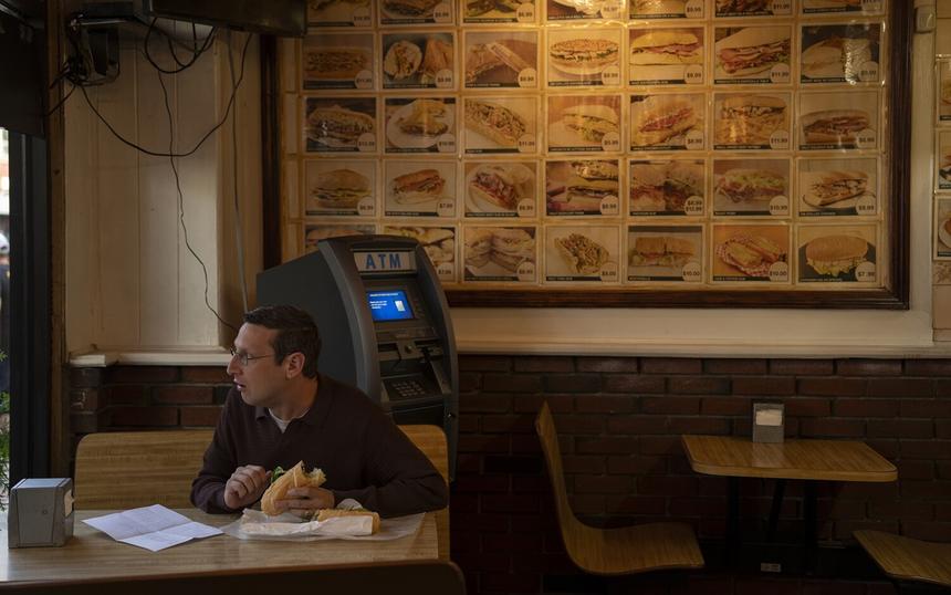 Сериал «Мебельная компания»