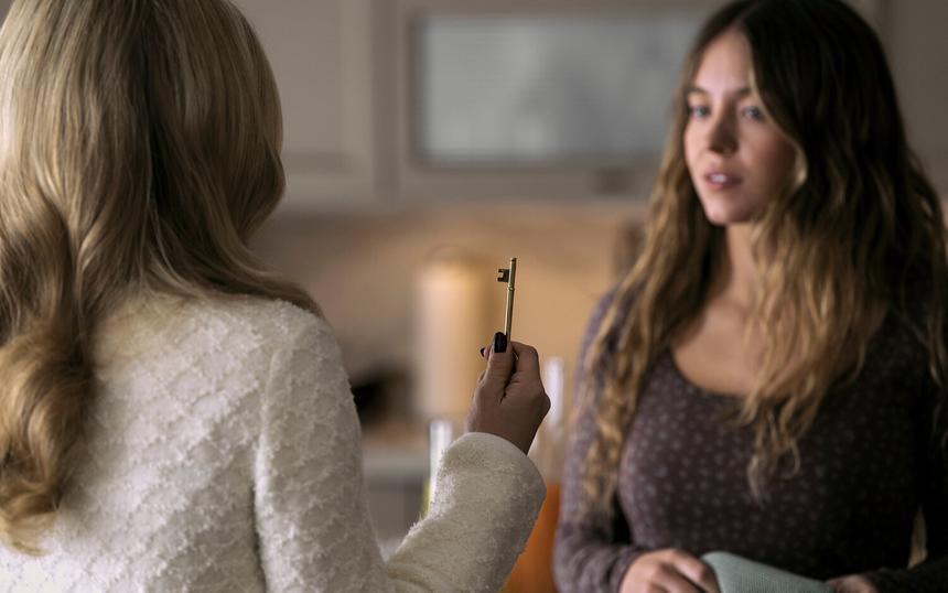 Рецензия на фильм «Горничная» (2025)