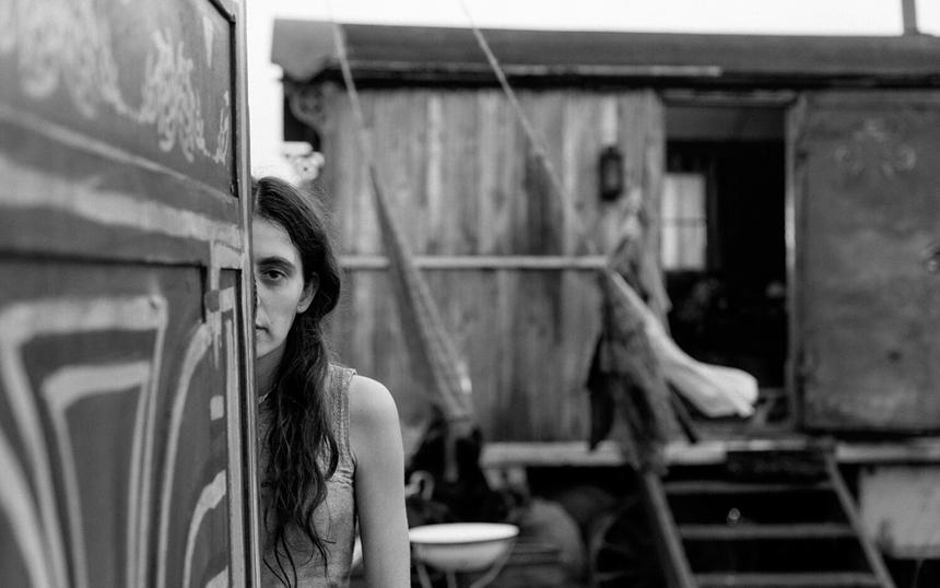 «Девушка с иглой»