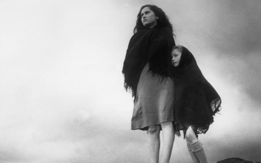 Кадр из фильма «Земля дрожит»