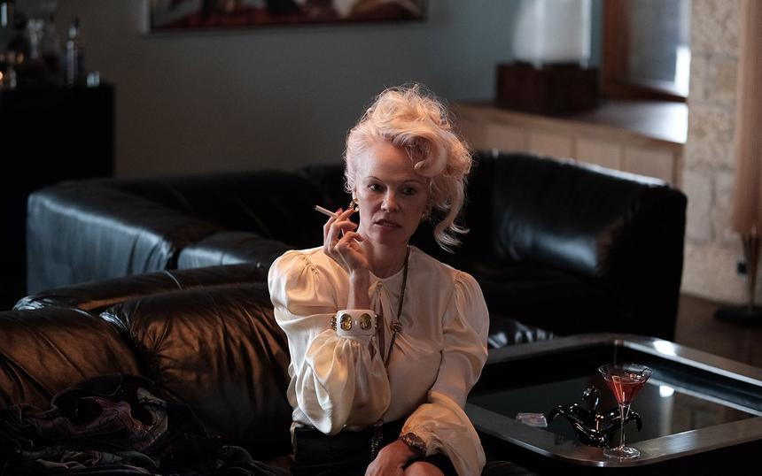 «Подрезка кустов роз»: кадры, сюжет, рецензия