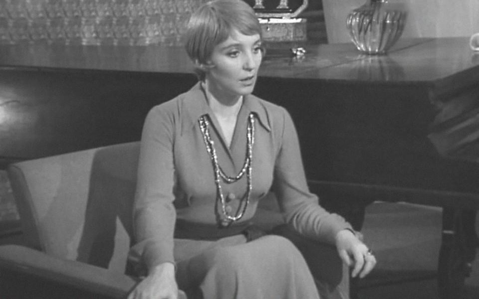 Костюмы в фильме «Ирония судьбы, или С легким паром!»