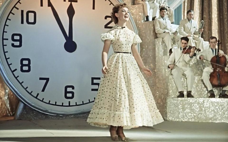 Костюмы в фильме «Карнавальная ночь»