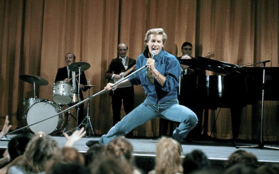 Вэл Килмер в фильме «Совершенно секретно!»