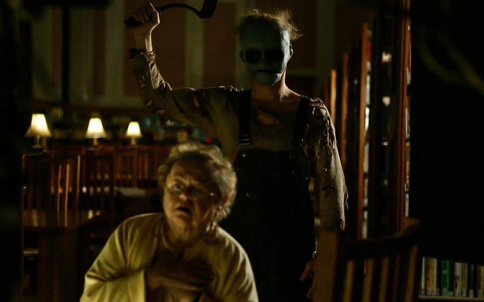 «Под маской: Восхождение Лесли Вернона»