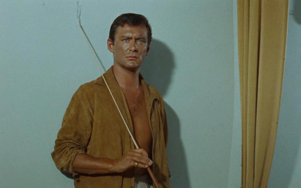 Костюмы в фильме «На ярком солнце»