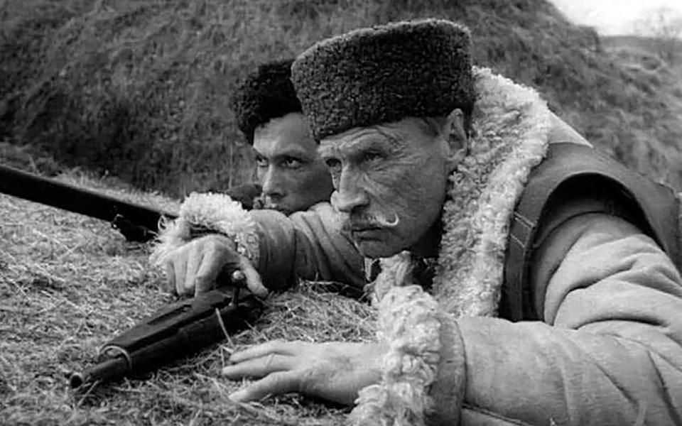 Кадр из фильма «Окраина»