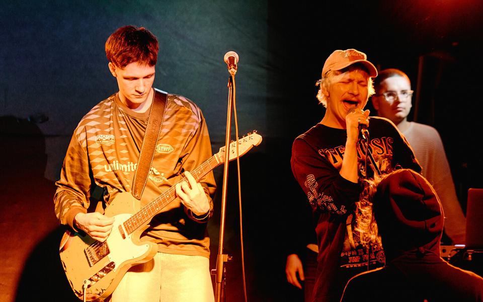 «Мужу привет»