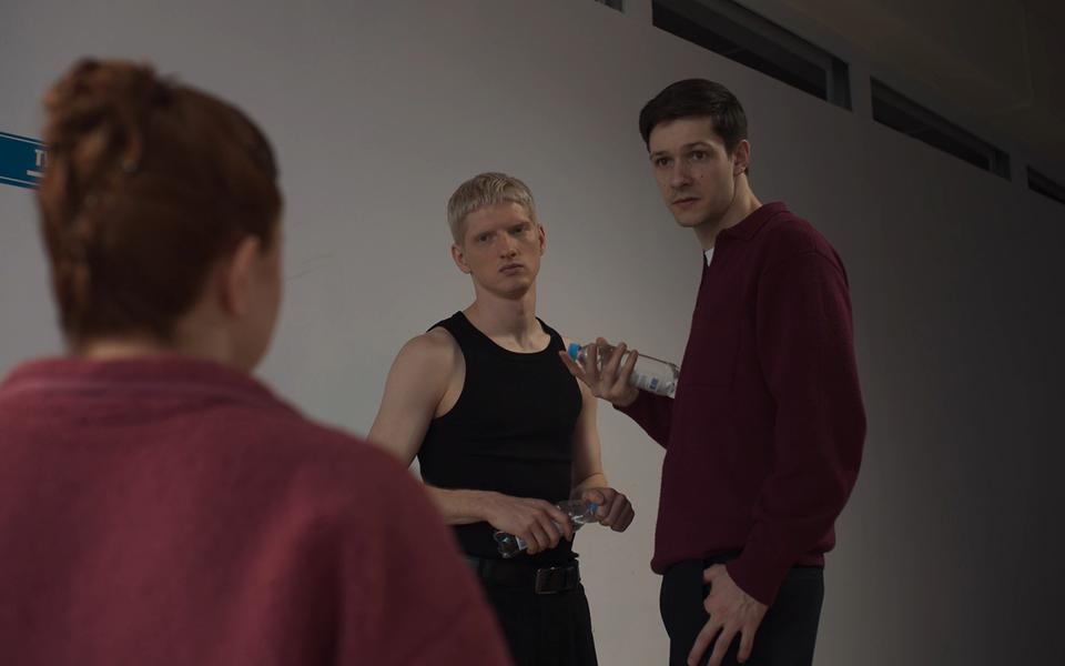 Сериал «Встать на ноги»